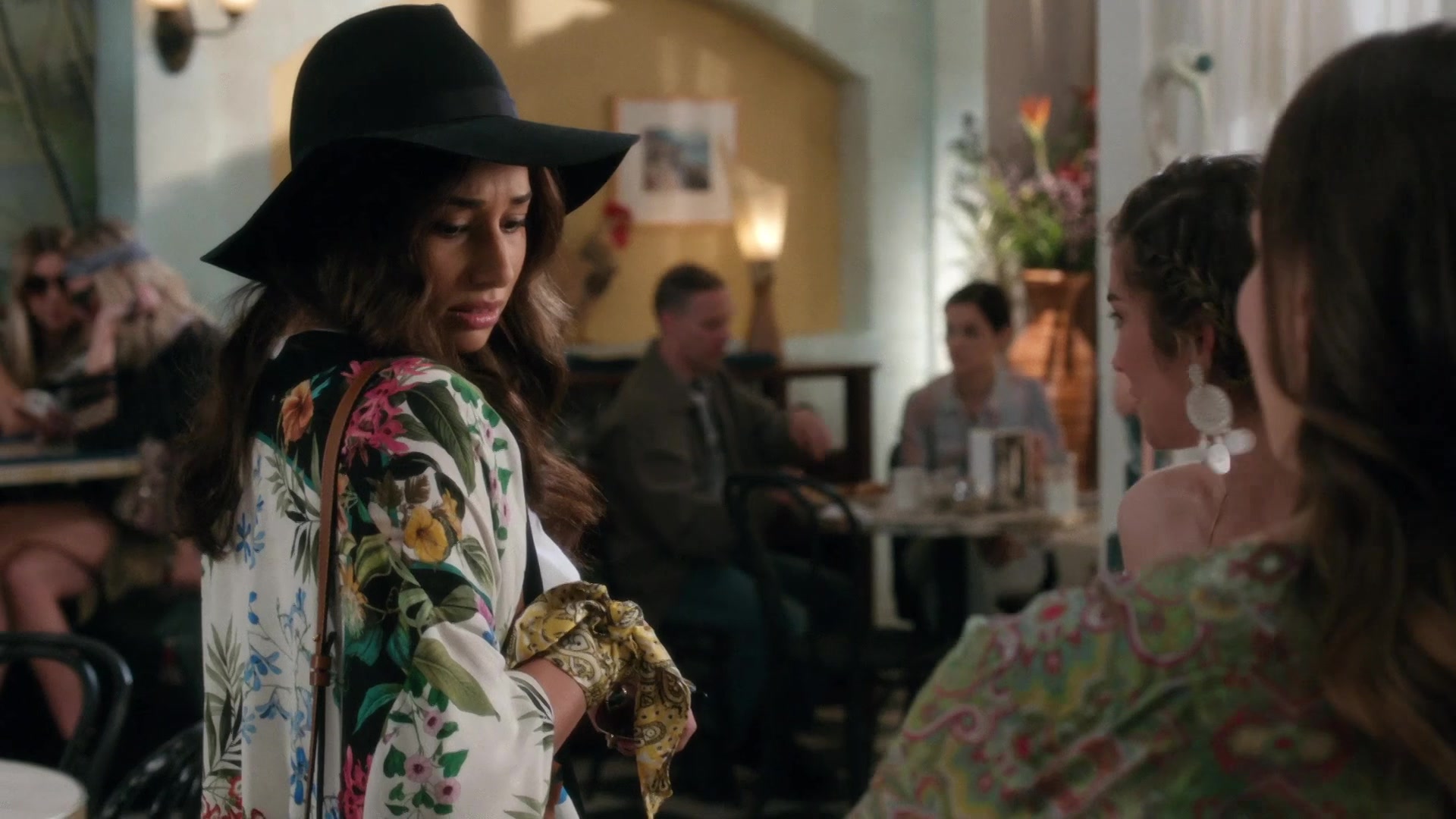 SchittsCreek4x10_0058.jpg