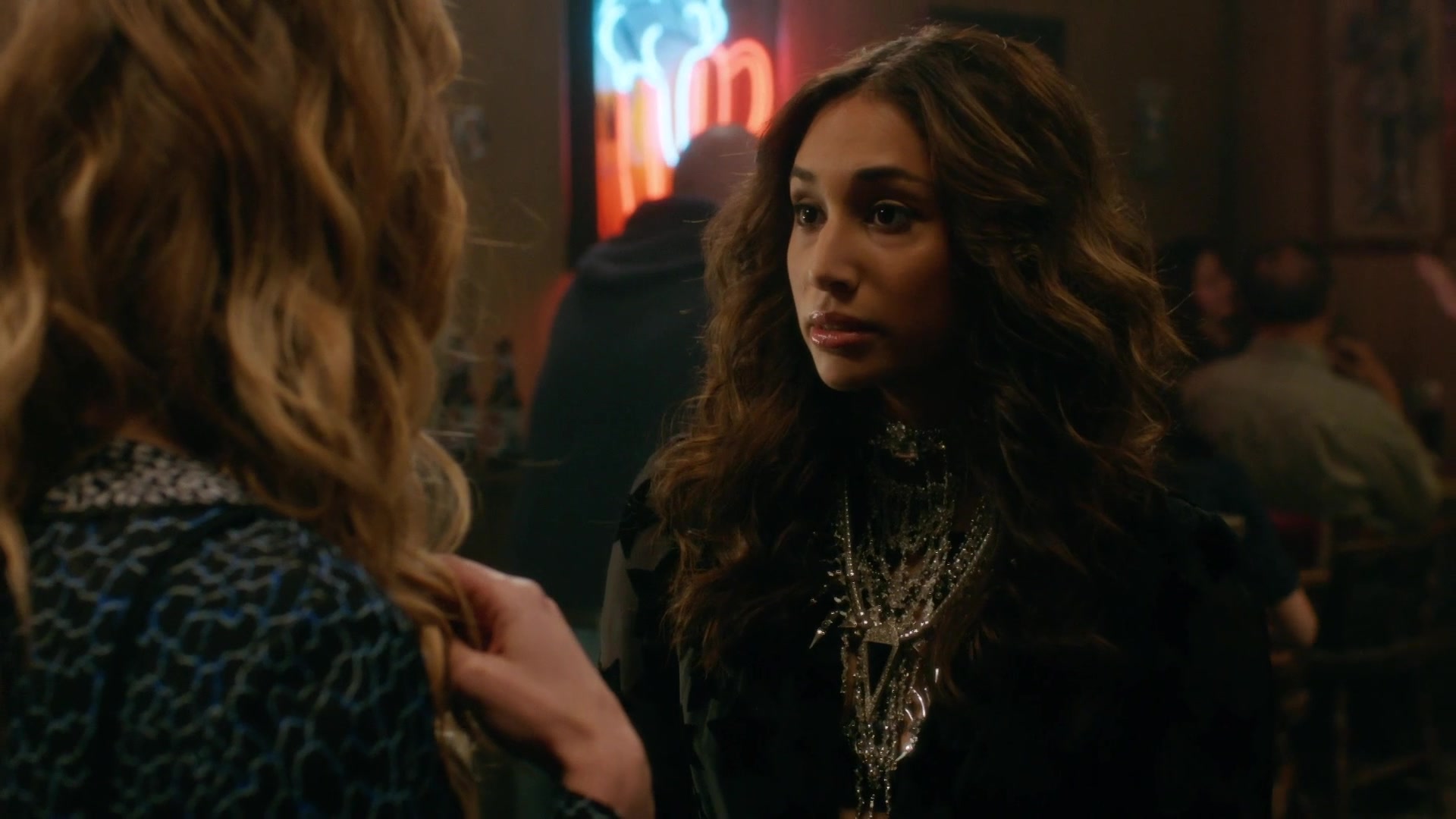 SchittsCreek4x10_0145.jpg